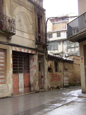 Lateral del edificio Inmaculada 27, en la calle Príncipe de Viana, en febrero de 2003
